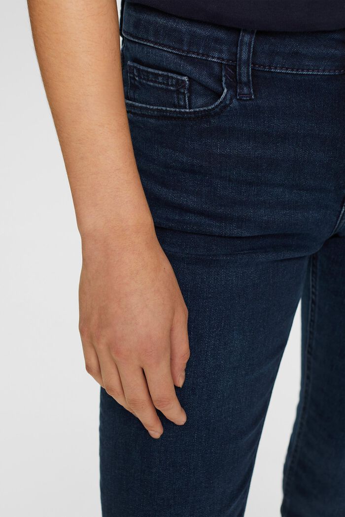 Jeans mit schmaler Passform und mittelhohem Bund