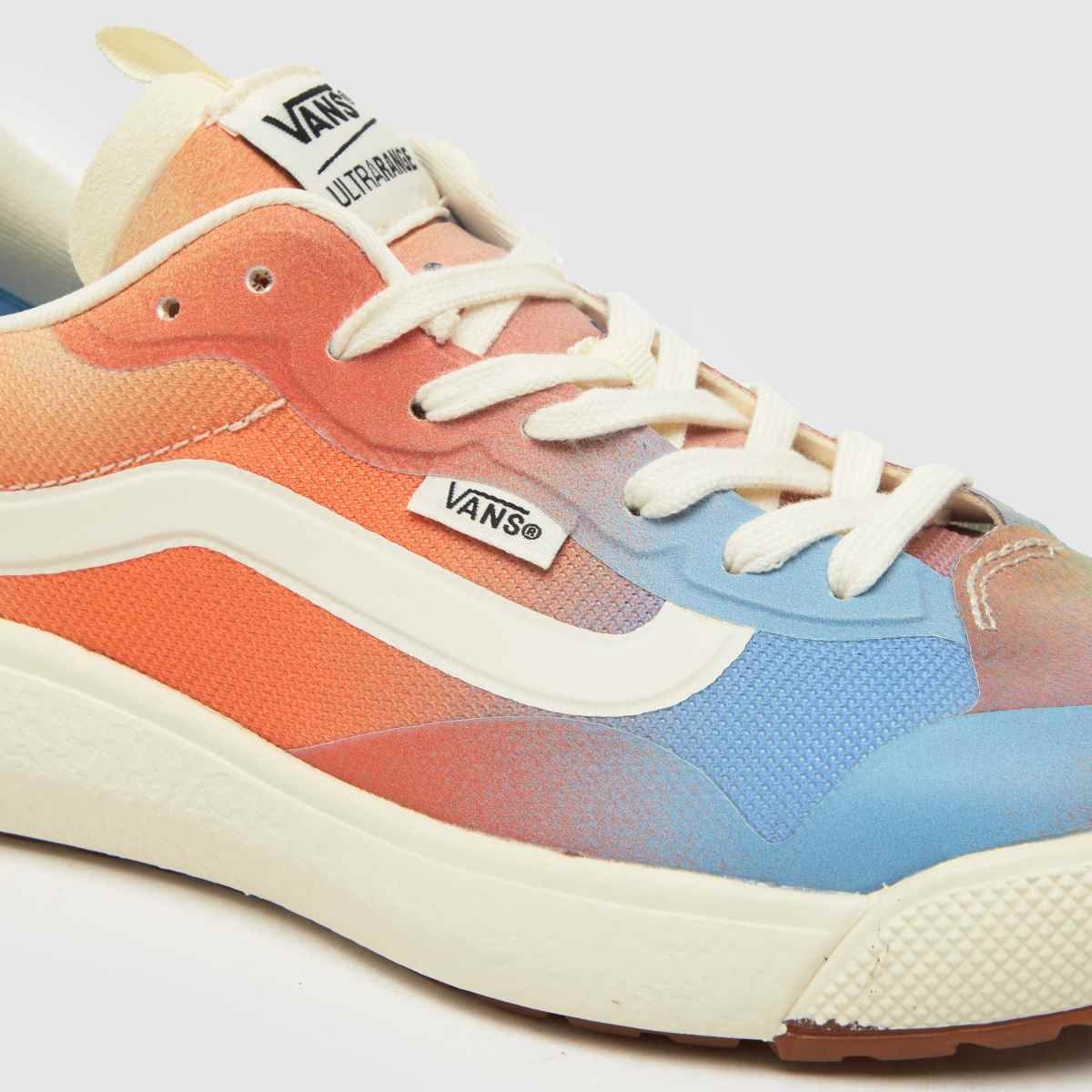 Vans UltraRange EXO edzőcipők többcélú cipőben.
