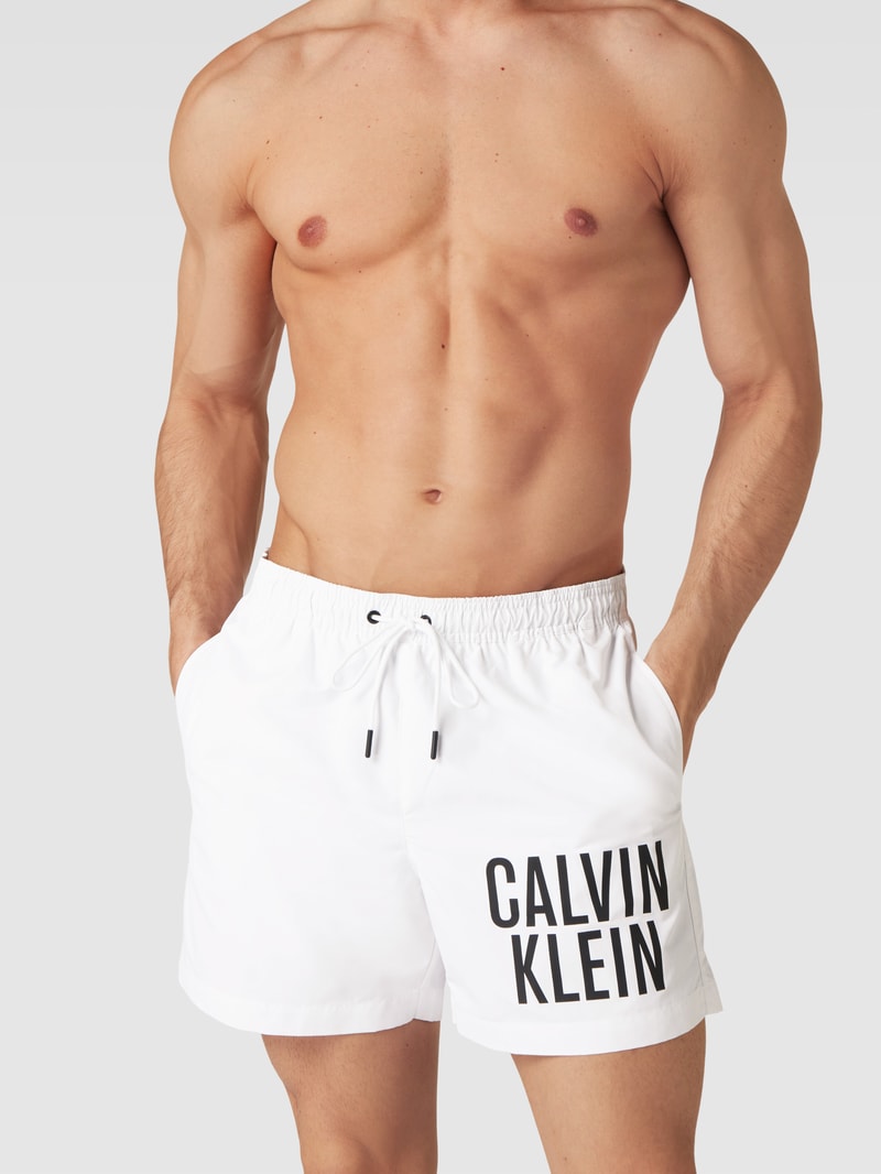 Badehose mit Label-Print in weiß