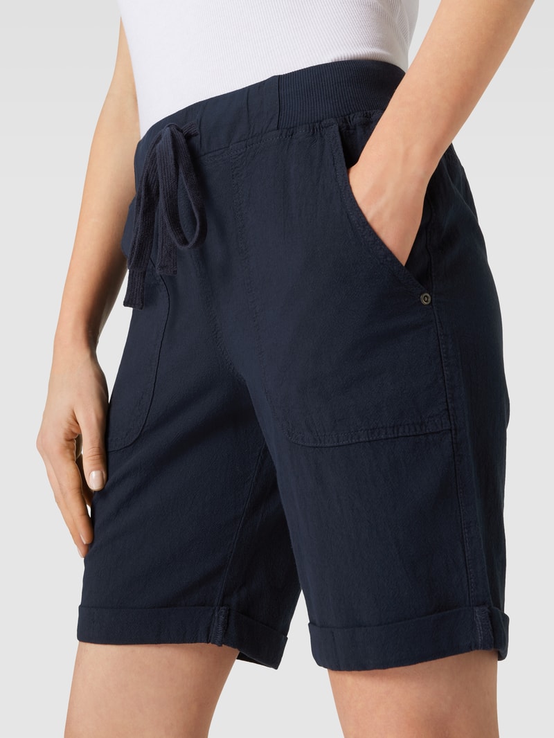 Shorts mit Eingrifftaschen Modell 'KANAYA' in marineblau