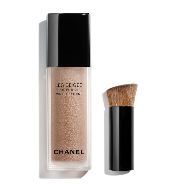 MAKE-UP MIT FRISCHEEFFEKT UND MIKROKAPSEL-PIGMENTEN. ZWEITE-HAUT-EFFEKT. NATÜRLICH STRAHLENDER TEINT.