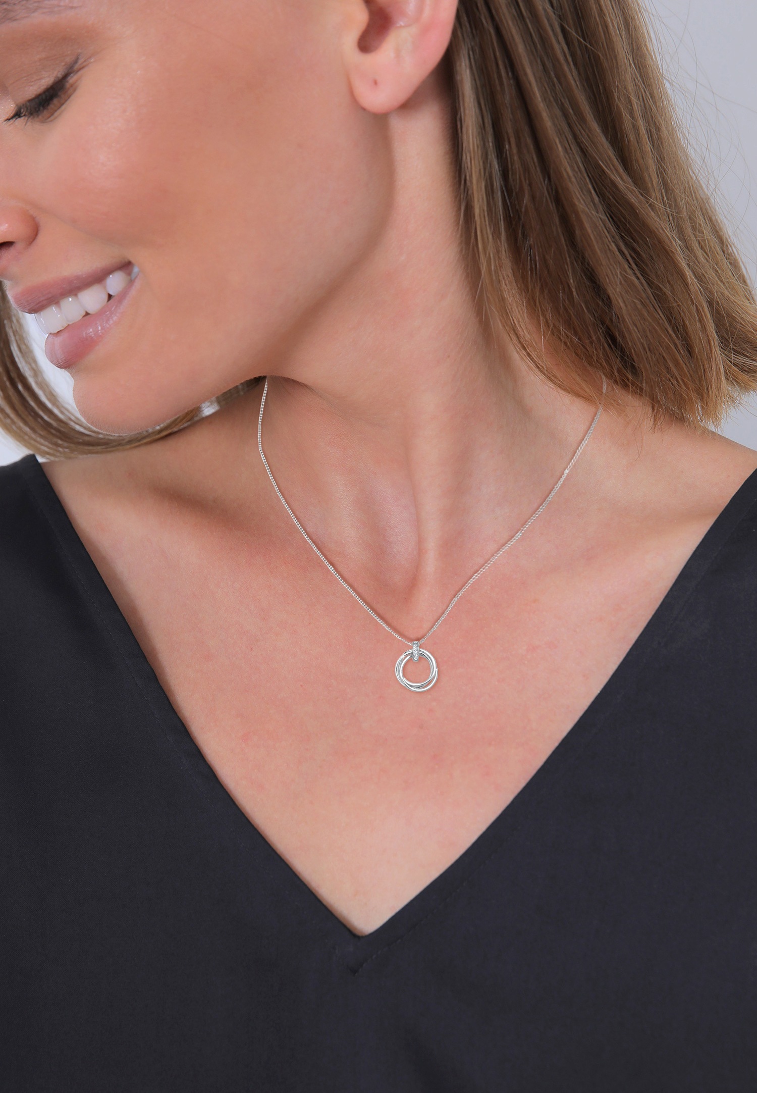 Elli DIAMONDS Ženski okrugli privjesak Trio s dijamantima (0,025 ct.) od 925 sterling srebra