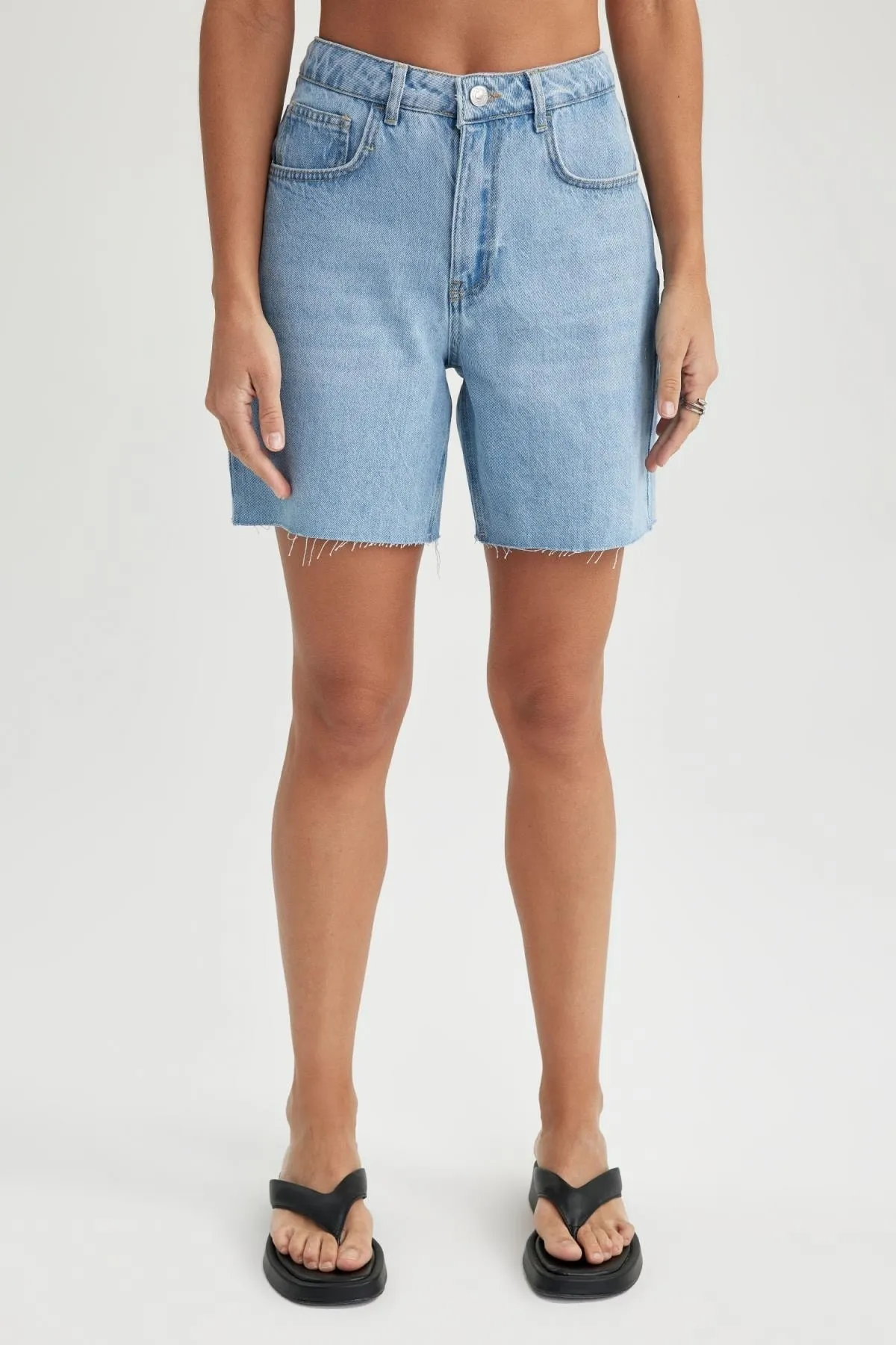 DeFacto  Jeans mit hoher Taille, 100 % Baumwolle, Bermuda A2683ax23sm