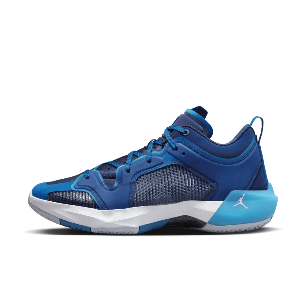 NIKE JORDAN XXXVII Low 37 DV9909-401 / blau