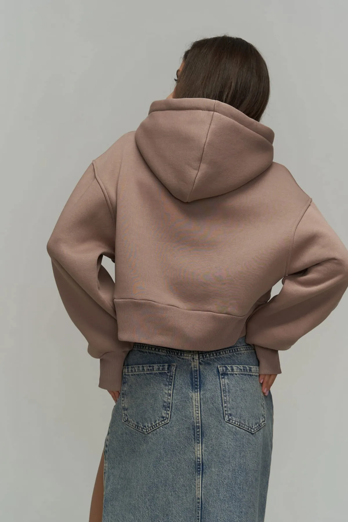 MAİ COLLECTİON  Kreatives Crop-Sweatshirt in Taupe