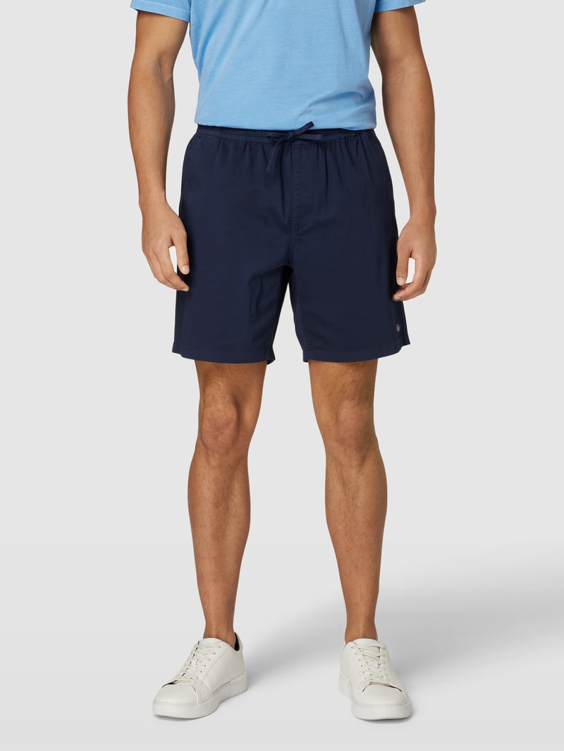 Sweatshorts mit Label-Patch in marineblau