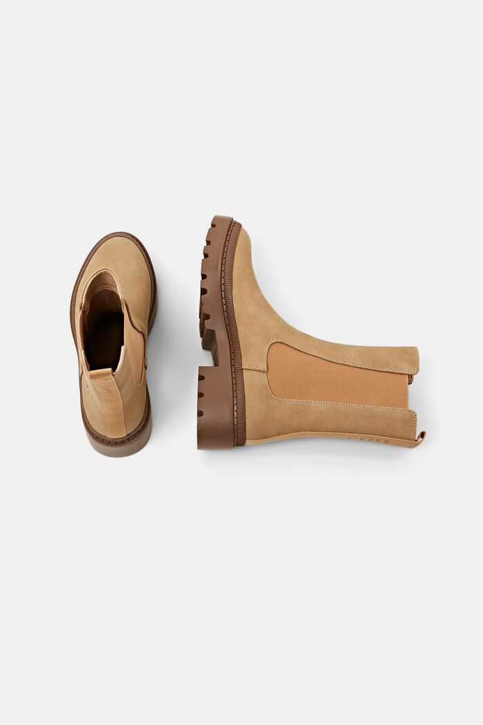 Grobe Boots in Lederoptik