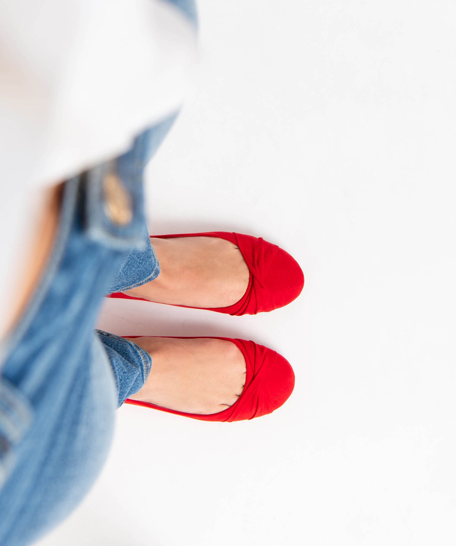 Ballerines femme en suédine unie avec bout drapé rouge | GEMO