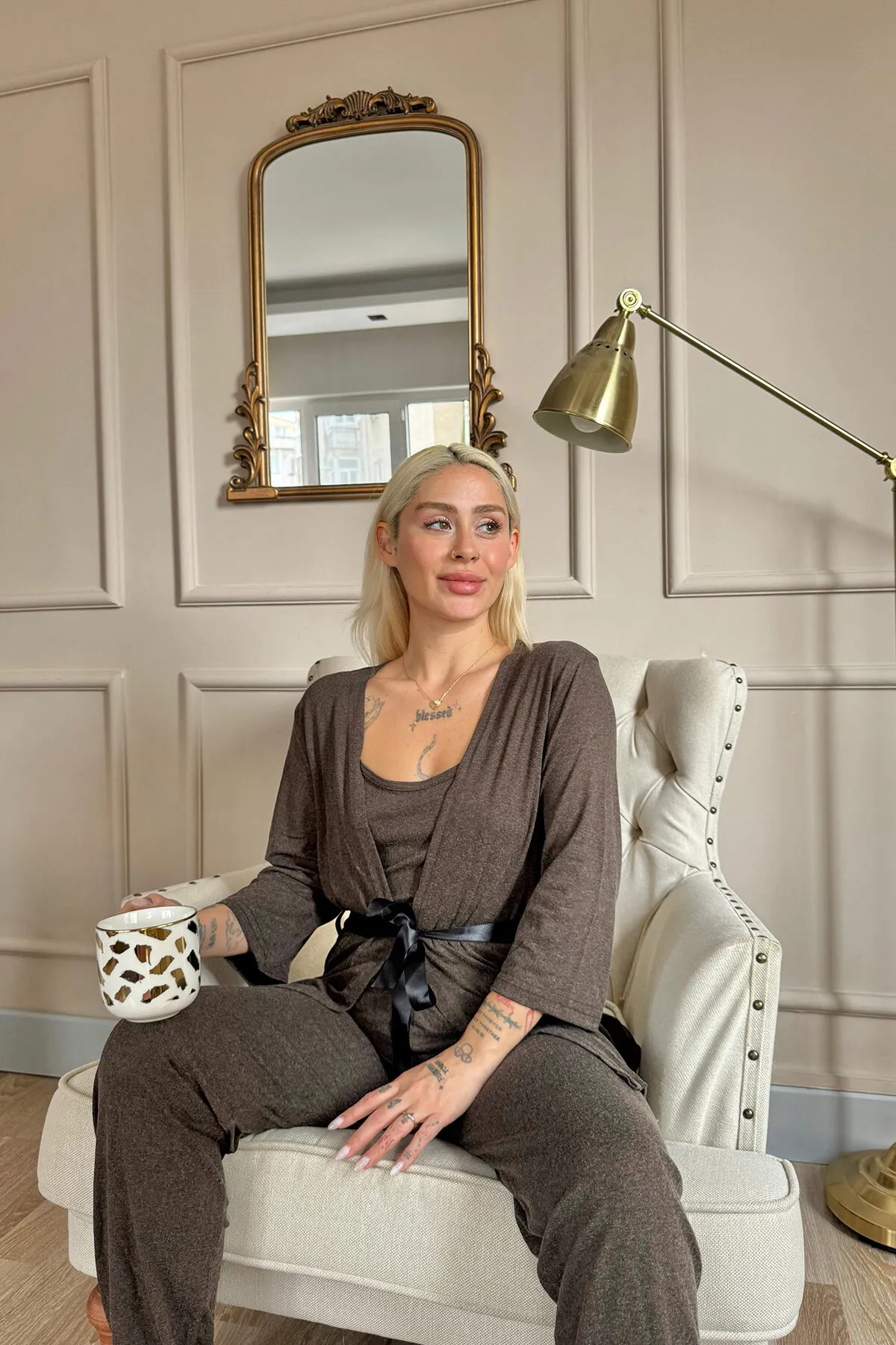 Pijamaevi  Damen-Pyjama-Set aus Bambus mit braunem Bademantel