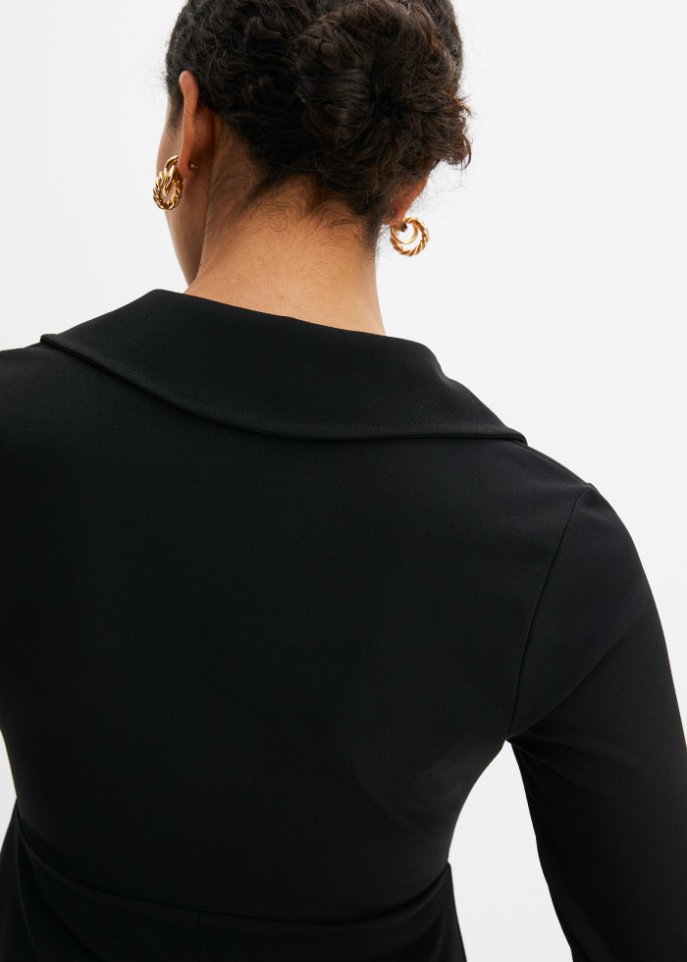 Kleid mit Zierschnalle