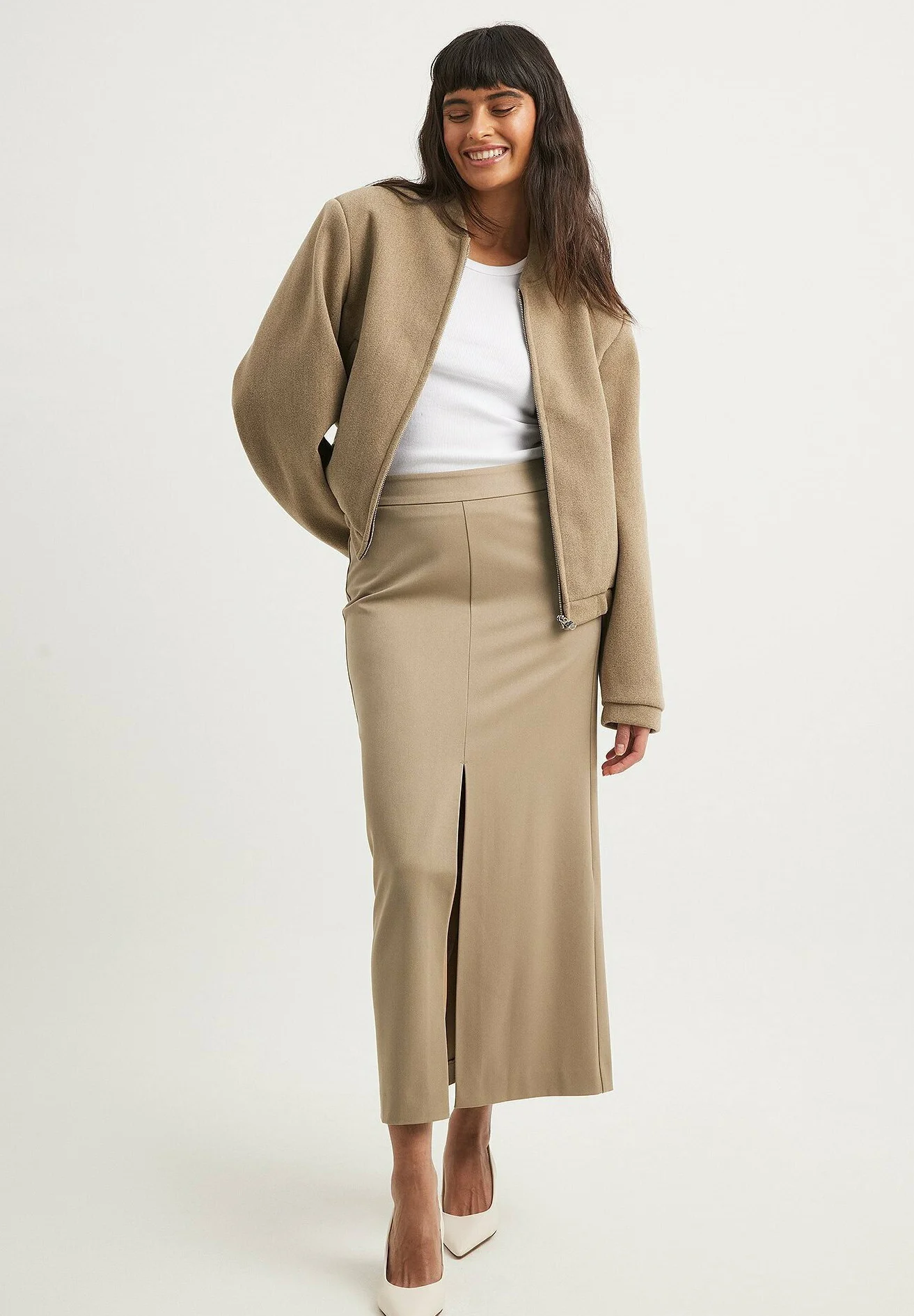 NA-KD TAILLIERTER MIDI MIT FRONTSCHLITZ - Falda larga