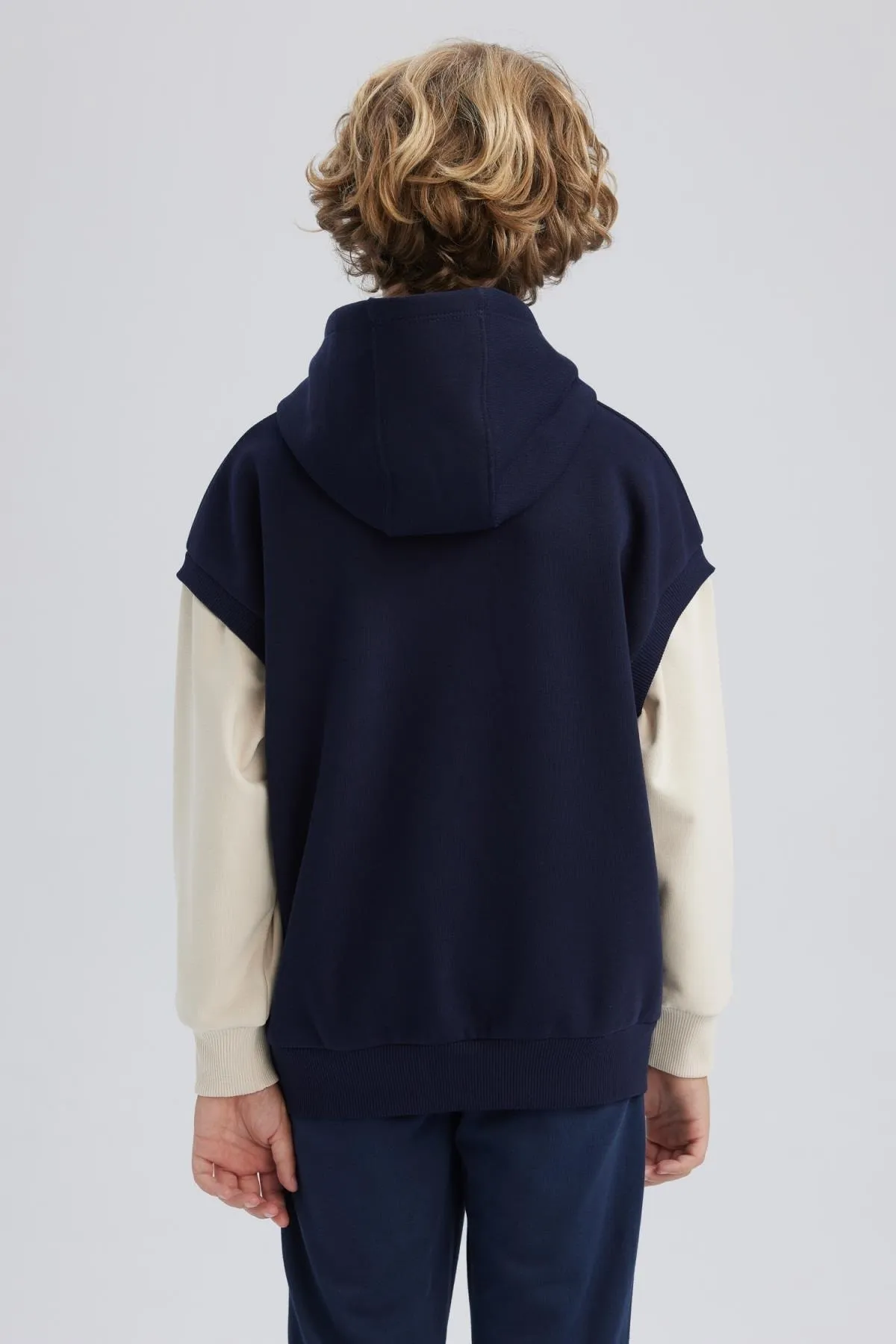 DeFacto  Dickes Sweatshirt mit Kapuze für Jungen in Oversize-Passform