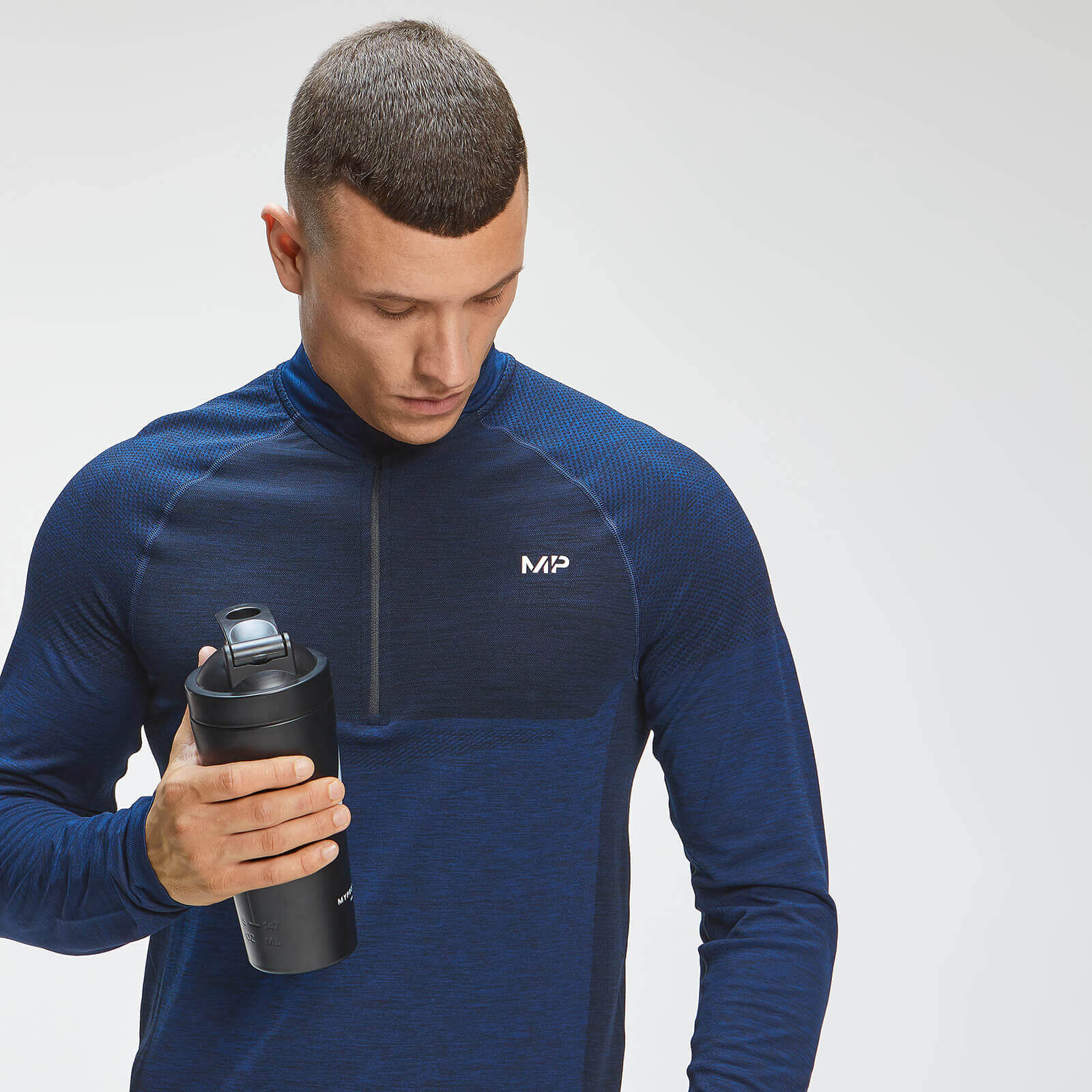 Haut sans coutures à fermeture éclair ¼ MP Essentials pour hommes – Bleu intense chiné