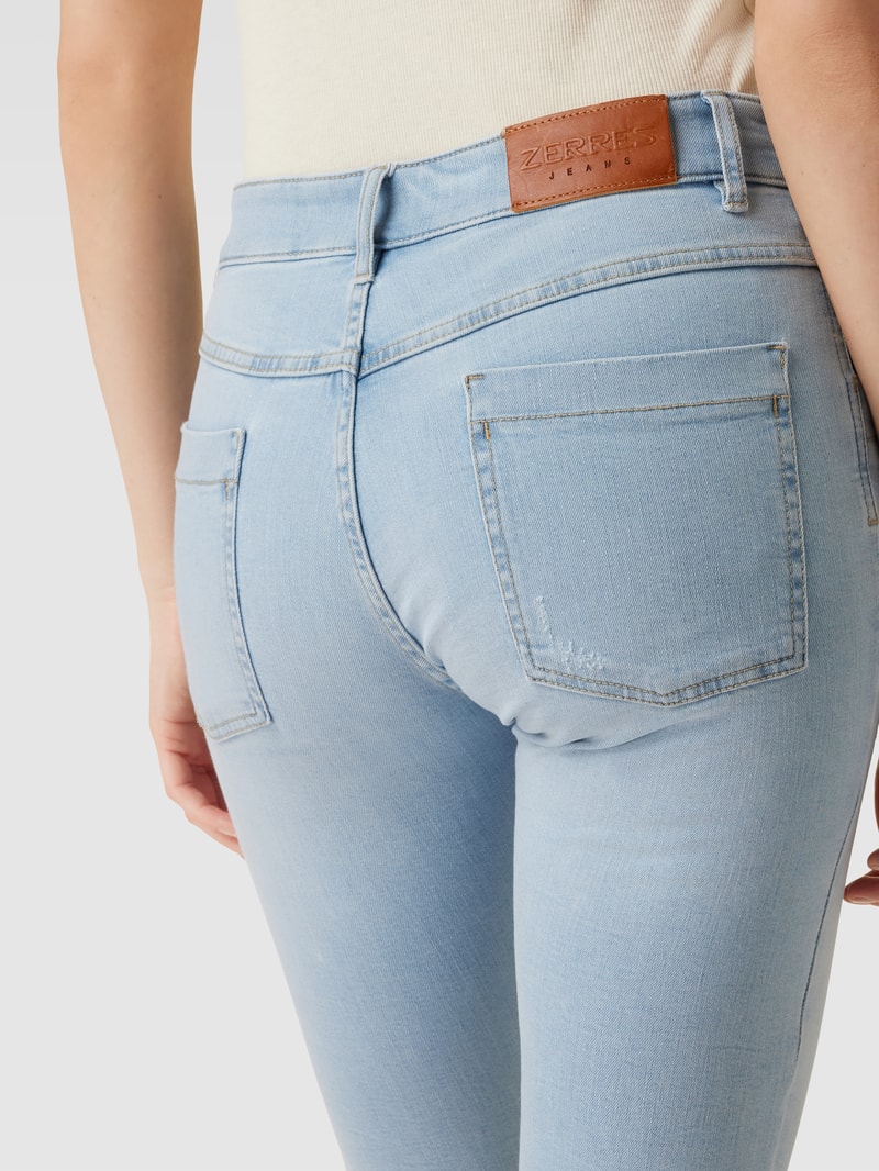 Caprijeans mit Eingrifftaschen Modell 'SARAH' in hellblau