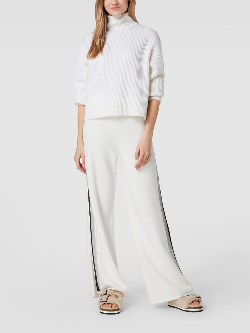 Flared Leg Hose mit Effektgarn in offwhite