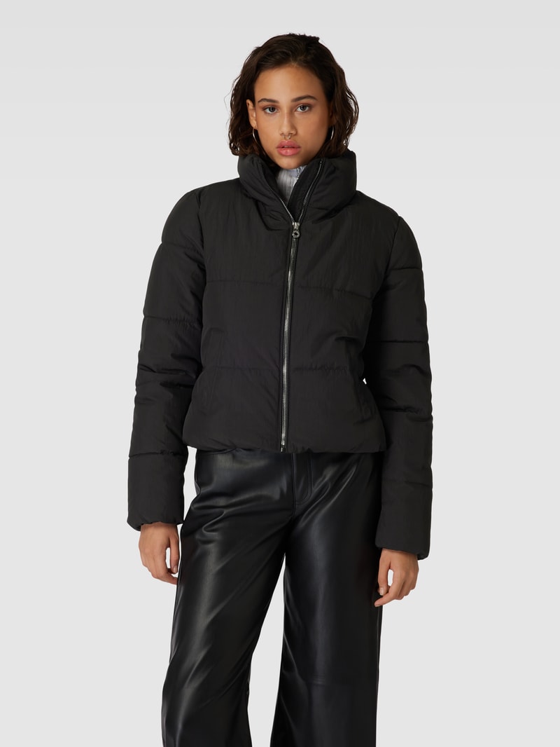 Steppjacke mit Stehkragen Modell 'ONLDOLLY' in schwarz