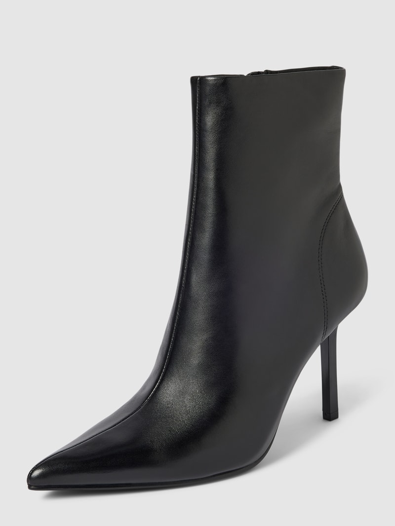 Stiefeletten mit Pfennigabsatz in schwarz