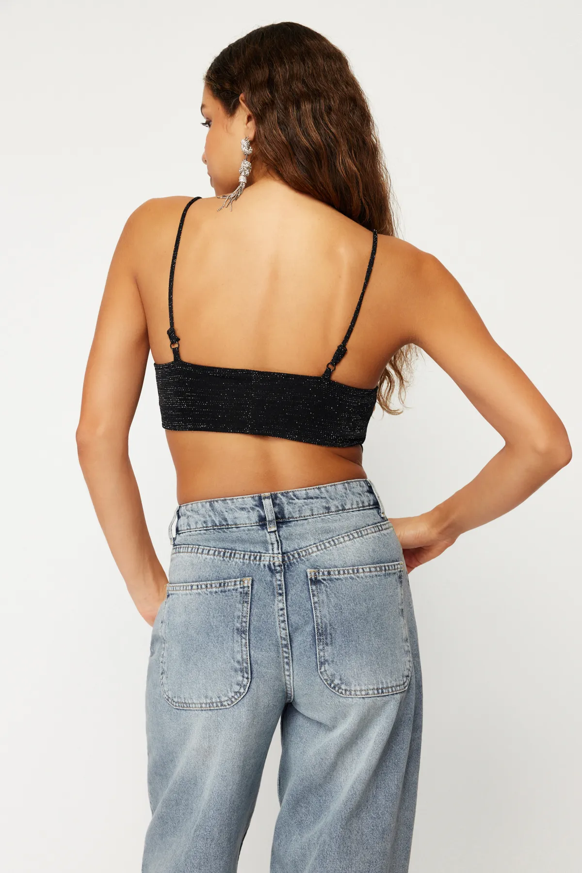 Trendyol Collection  Schwarze, glänzende, kurze Strickbluse