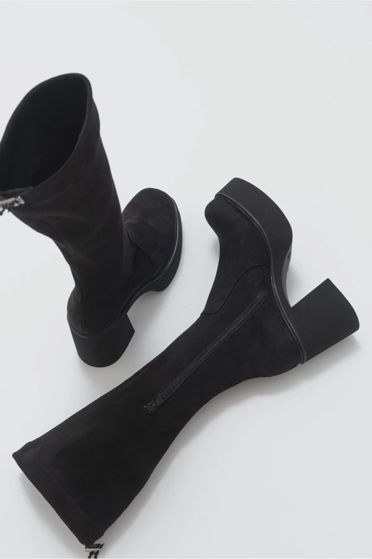 LuviShoes  Damenstiefel aus gepunktetem schwarzem Wildleder