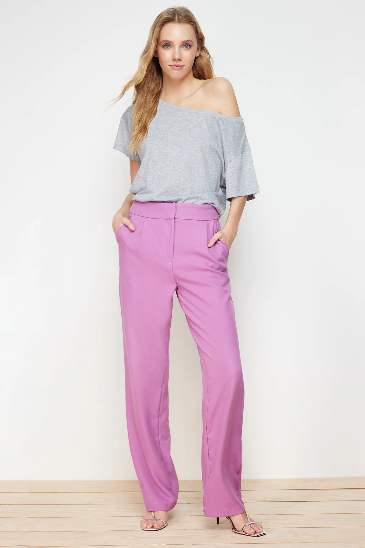 Trendyol Collection  Fuchsia Gerade/Gerader Schnitt Plissee-Gewebehose TWOSS19WX0017