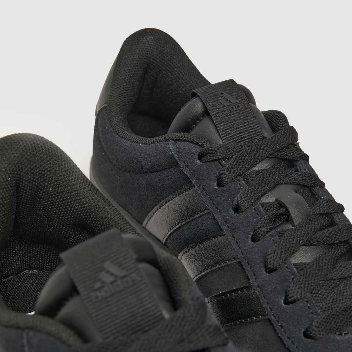 adidas vl court 3.0 superge v črni barvi