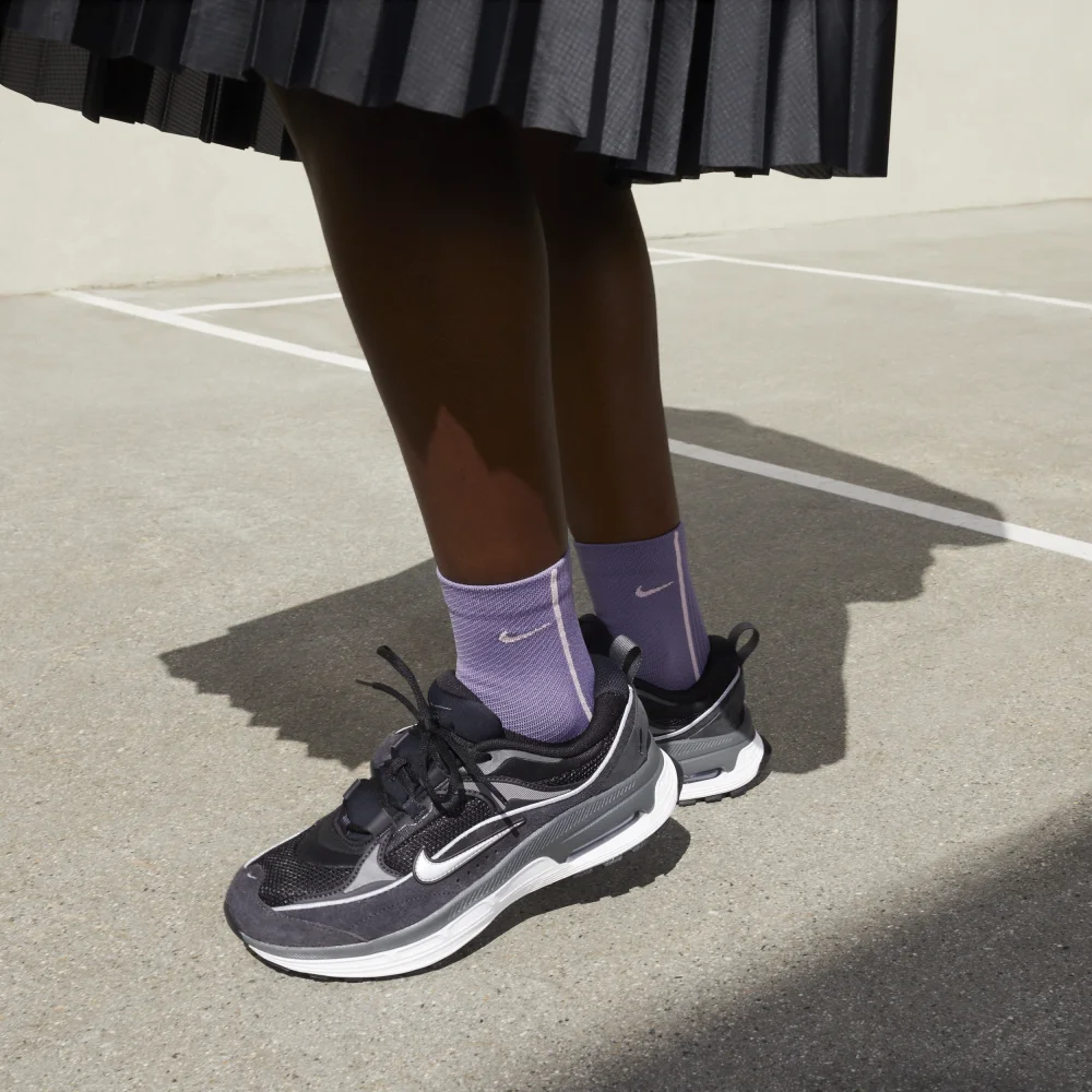 Nike Air Max Bliss DZ6754-002 / schwarz