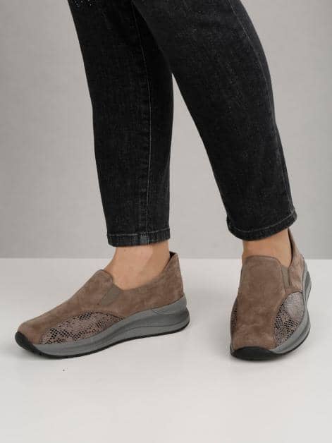 Slipper mit Shock-Absorber