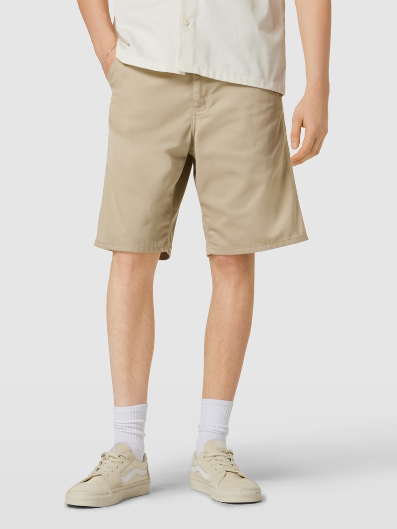 Bermudas mit französischen Eingrifftaschen in beige