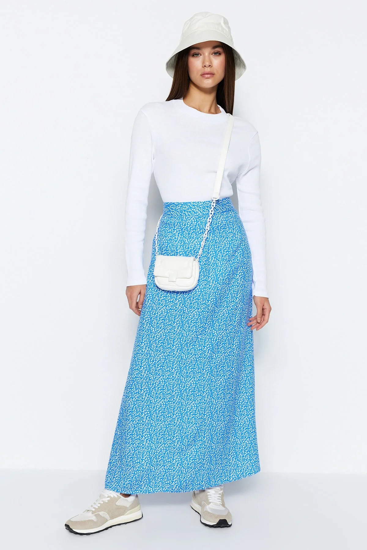 Trendyol Modest  Blauer ausgestellter Rock aus Viskosegewebe mit Blumendruck TCTSS21ET0497