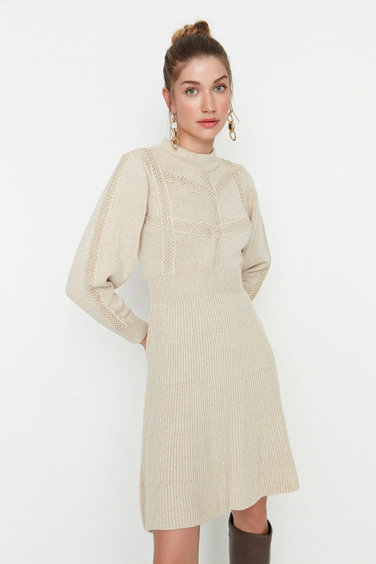 Trendyol Collection  Beigefarbenes Mini-Strickkleid TWOAW22EL0011