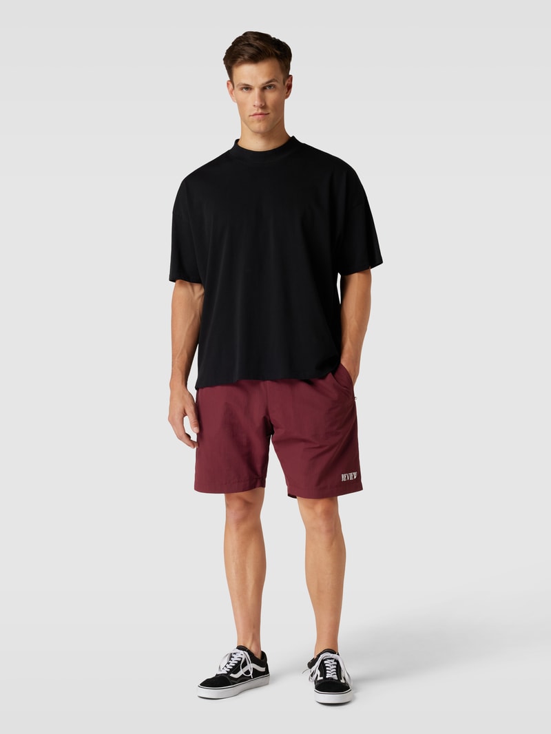 Shorts mit Label-Print in bordeaux rot