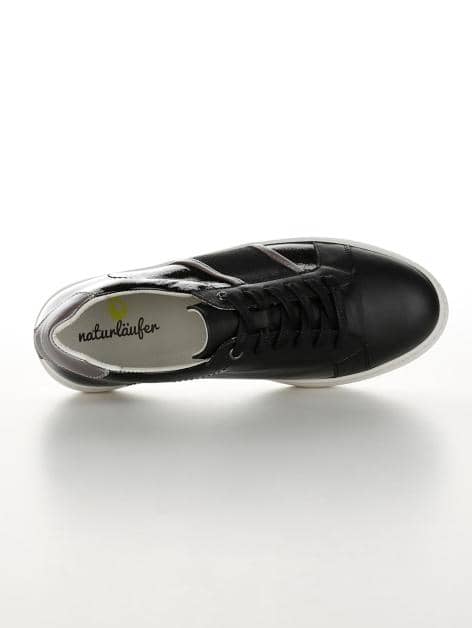 Schnürschuh mit Schaftrandpolsterung