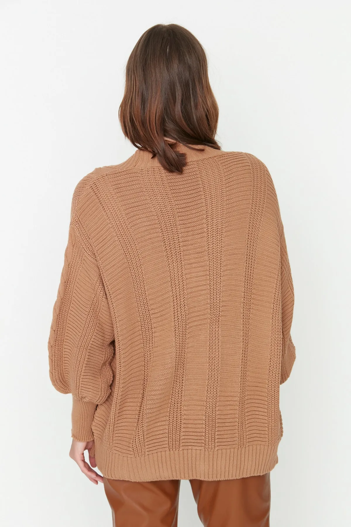 Trendyol Collection  Kamelfarbener Strickcardigan mit weiter Passform TWOAW22HI0176