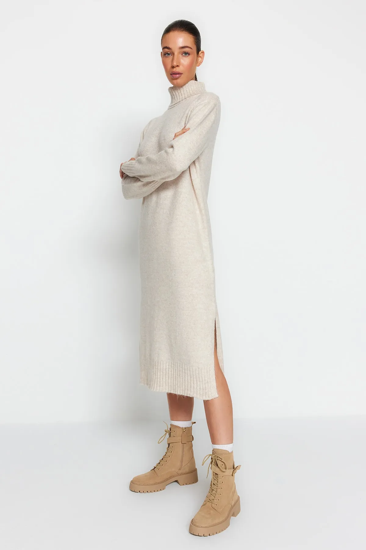 Trendyol Collection  Stone Wide Fit Midi-Strickkleid mit Rollkragen TWOAW24EL00034