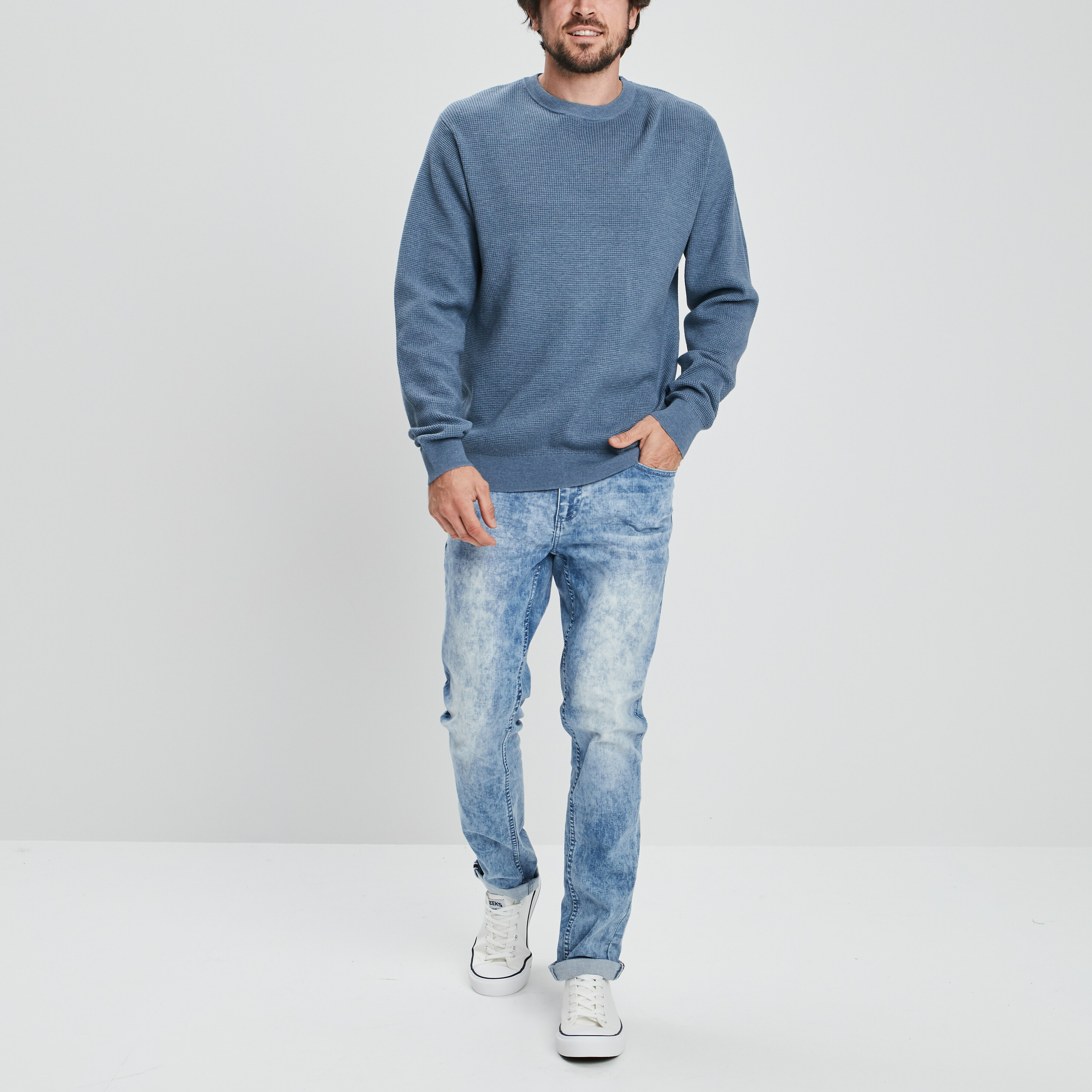 Pull avec col rond à relief bleu gris homme | La Halle
