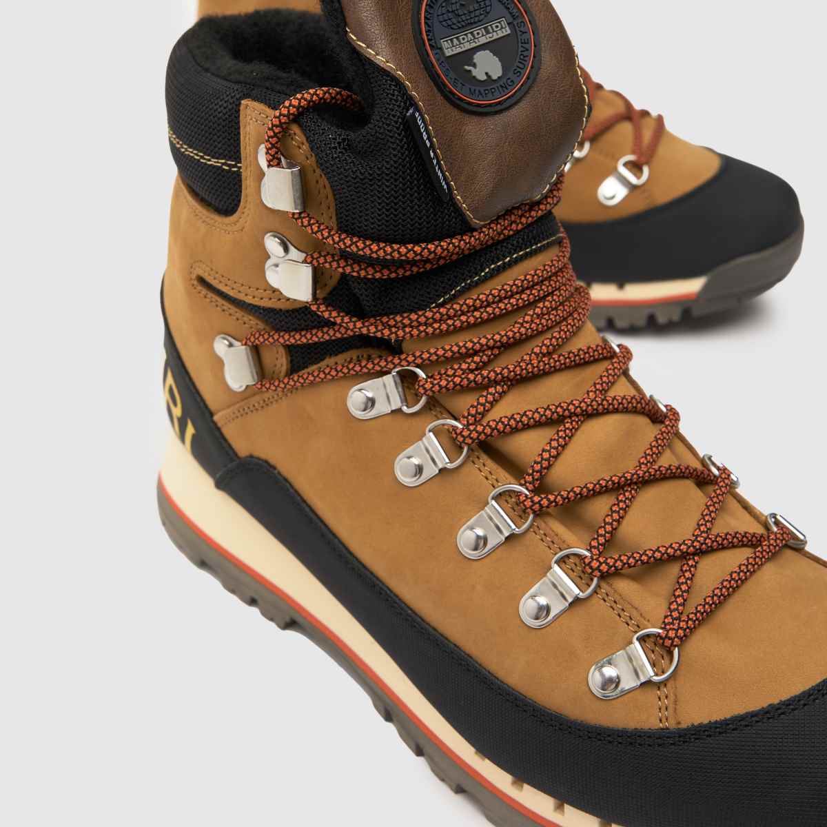 NAPAPIJRI rock-sneakers i sten och svart