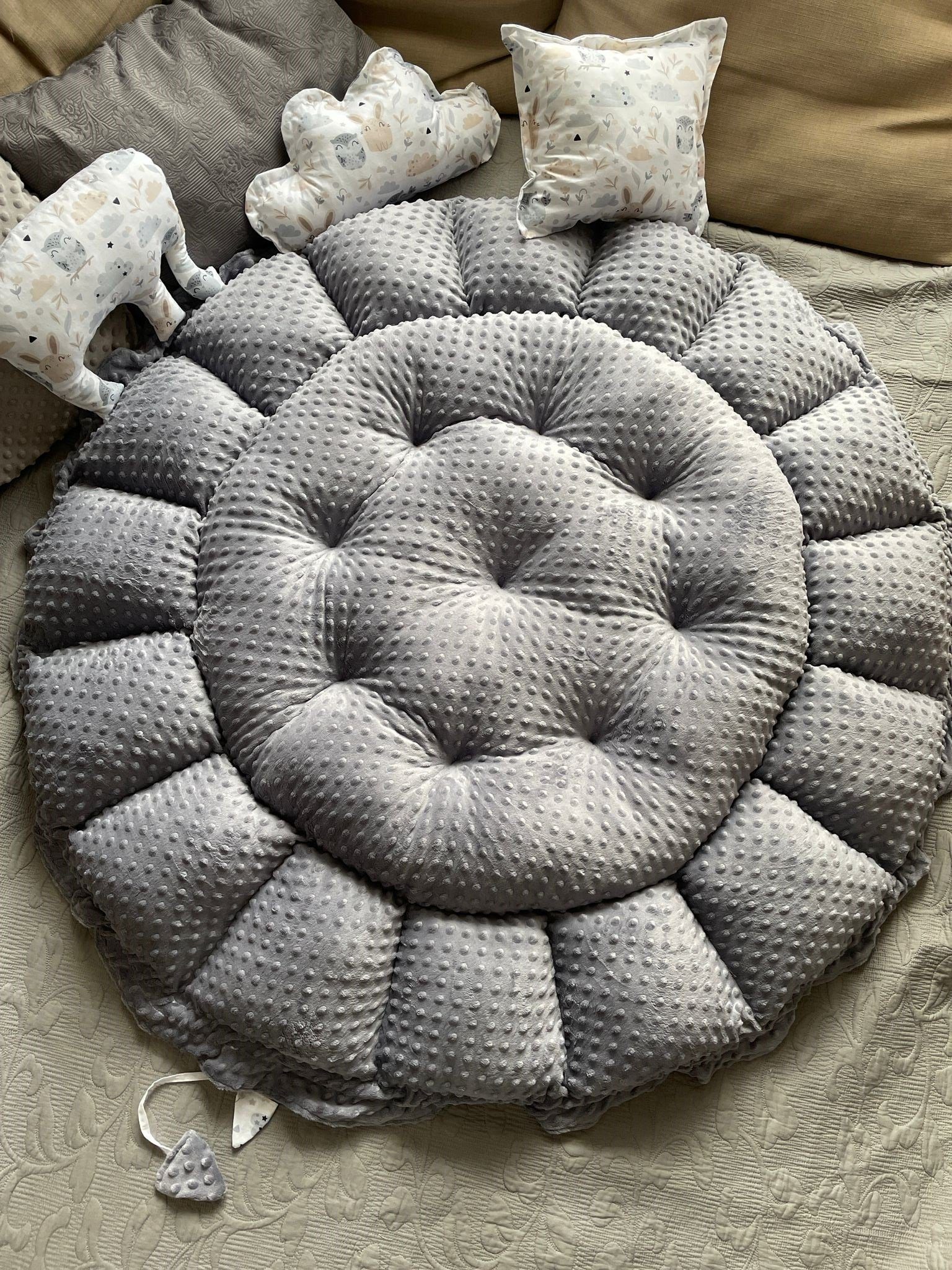 Loolay Bettnestchen MINKY Graphit/ HASE Beige-Weiß ENGELSNEST Babynest, Unterlage, (XXXL ale Nestchen Ø90cm; als Krabbledecke Ø155cm, Original LOOLAY® Babynestchen Spielmatte Reisebett ►SETS MIT ZUBEHÖR), 100% Europäische Stoffe und Kleinserien-Nähen