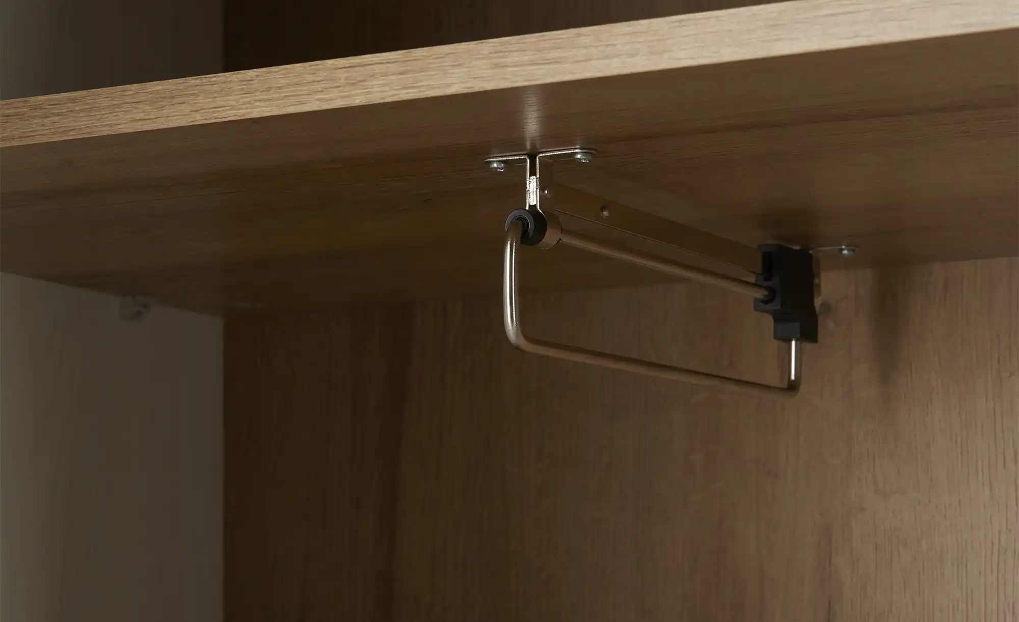 Garderobenschrank