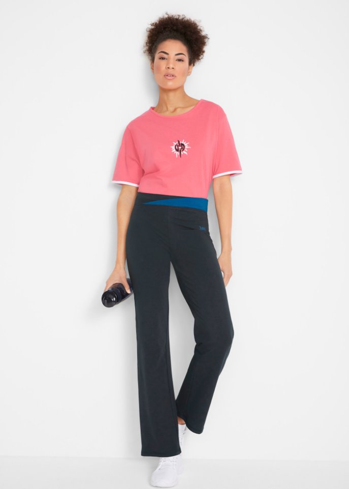 Sporthose aus Baumwolle, ausgestellt