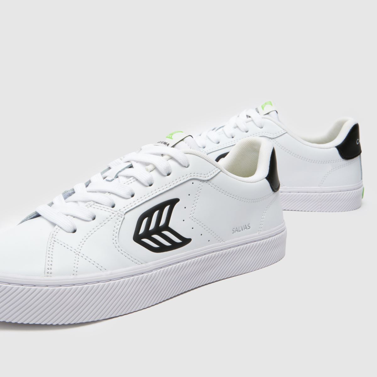 CARIUMA salvas-sneakers i vitt och svart