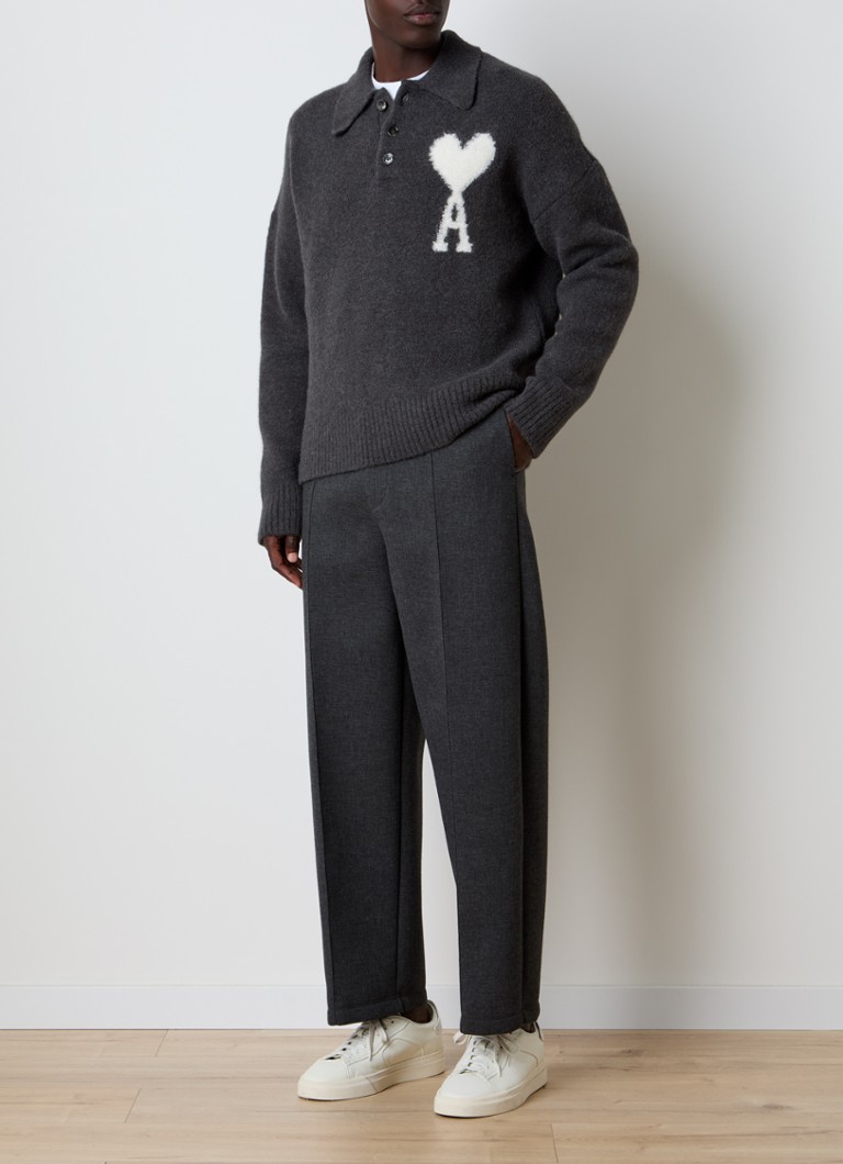 Maglione AMI Paris in misto lana d'alpaca a maglia grossa con colletto polo e logo lavorato a maglia.