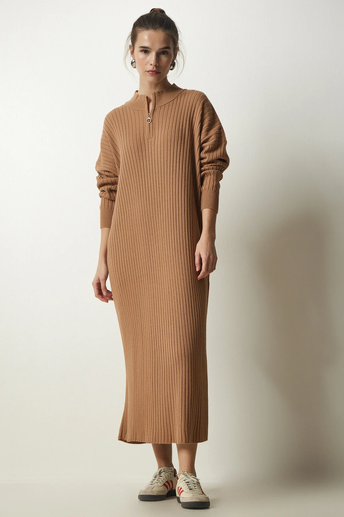 Happiness İstanbul  Biscuit geripptes Oversize-Strickkleid für Damen DD01251