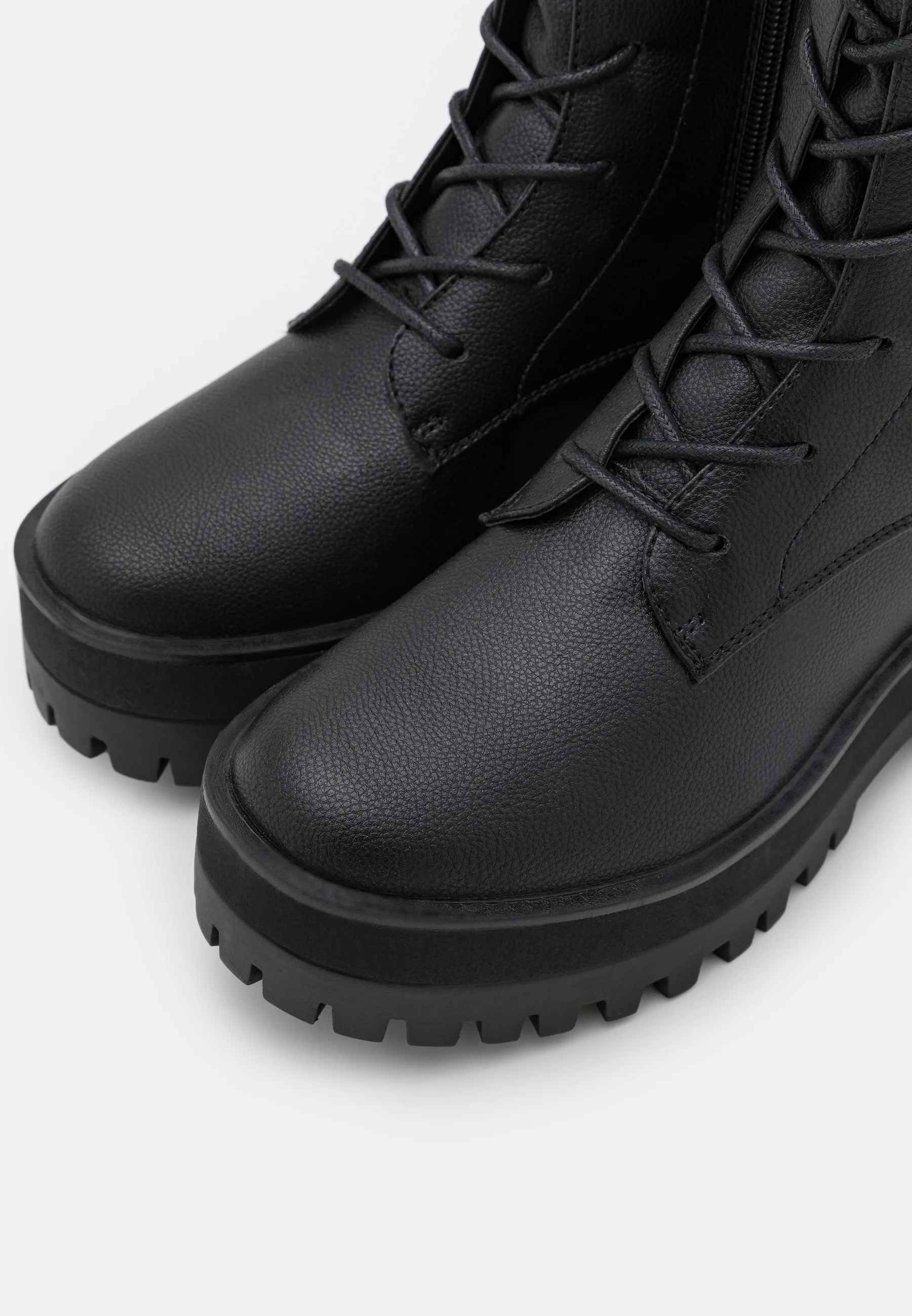 Botas con cordones de corte ancho Even&Odd