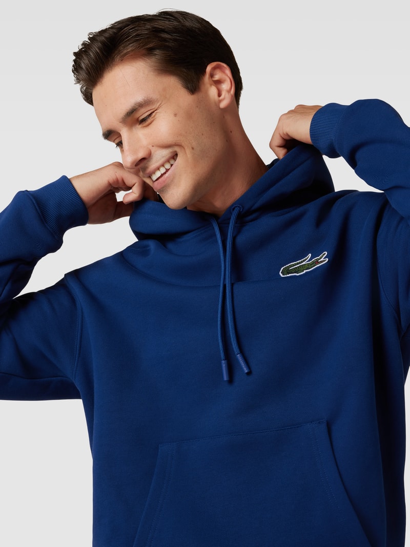 Hoodie mit Känguru-Tasche in blau