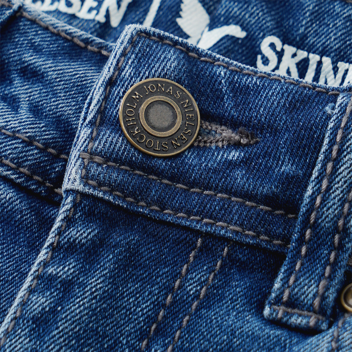 Jungen Skinny-Jeans mit Used-Waschung