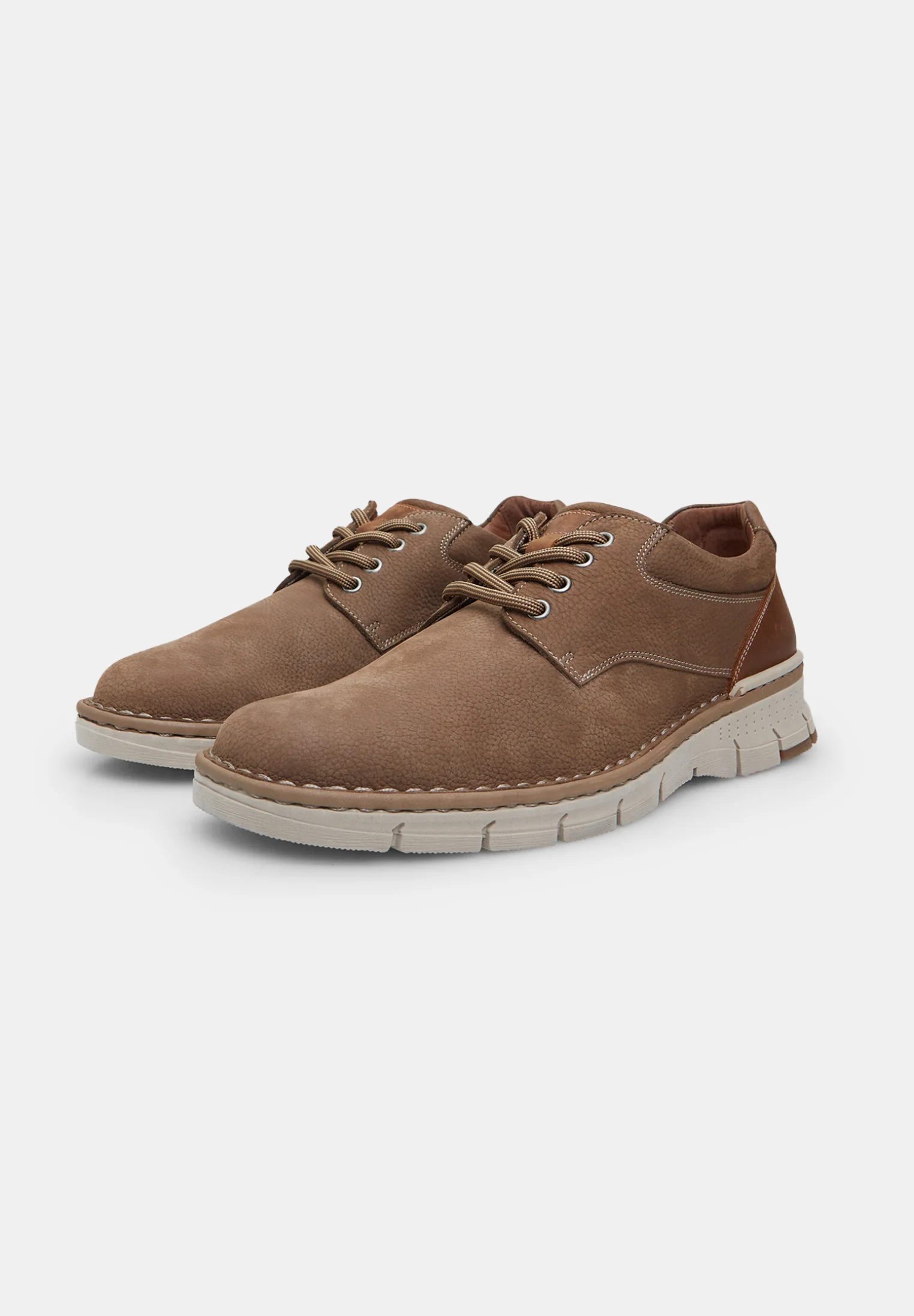 Zapatos deportivos con cordones Bata