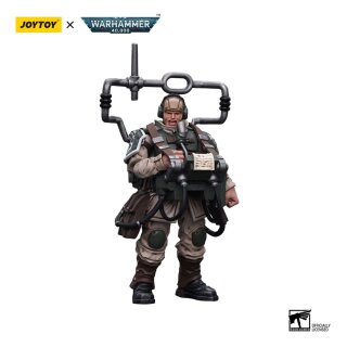Warhammer 40k Actionfigur 1/18 Astra Militarum Cadian Command Squad Veteran with Master Vox 12 cm
