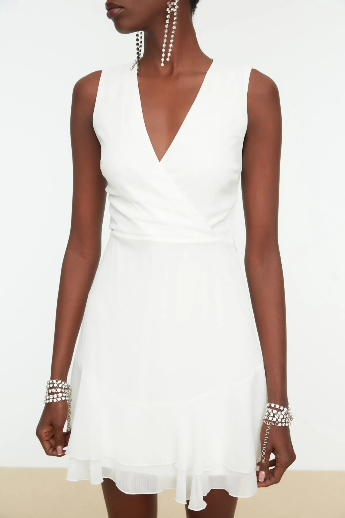Trendyol Collection  Braut-Ecru-Rückendetail-Hochzeit/Nikah-elegantes Abendkleid TPRSS21EL2345