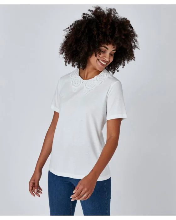 Tee-shirt col broderie anglaise
