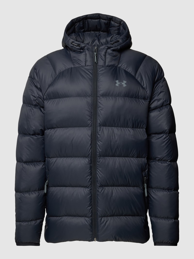 Daunenjacke mit Kapuze in schwarz